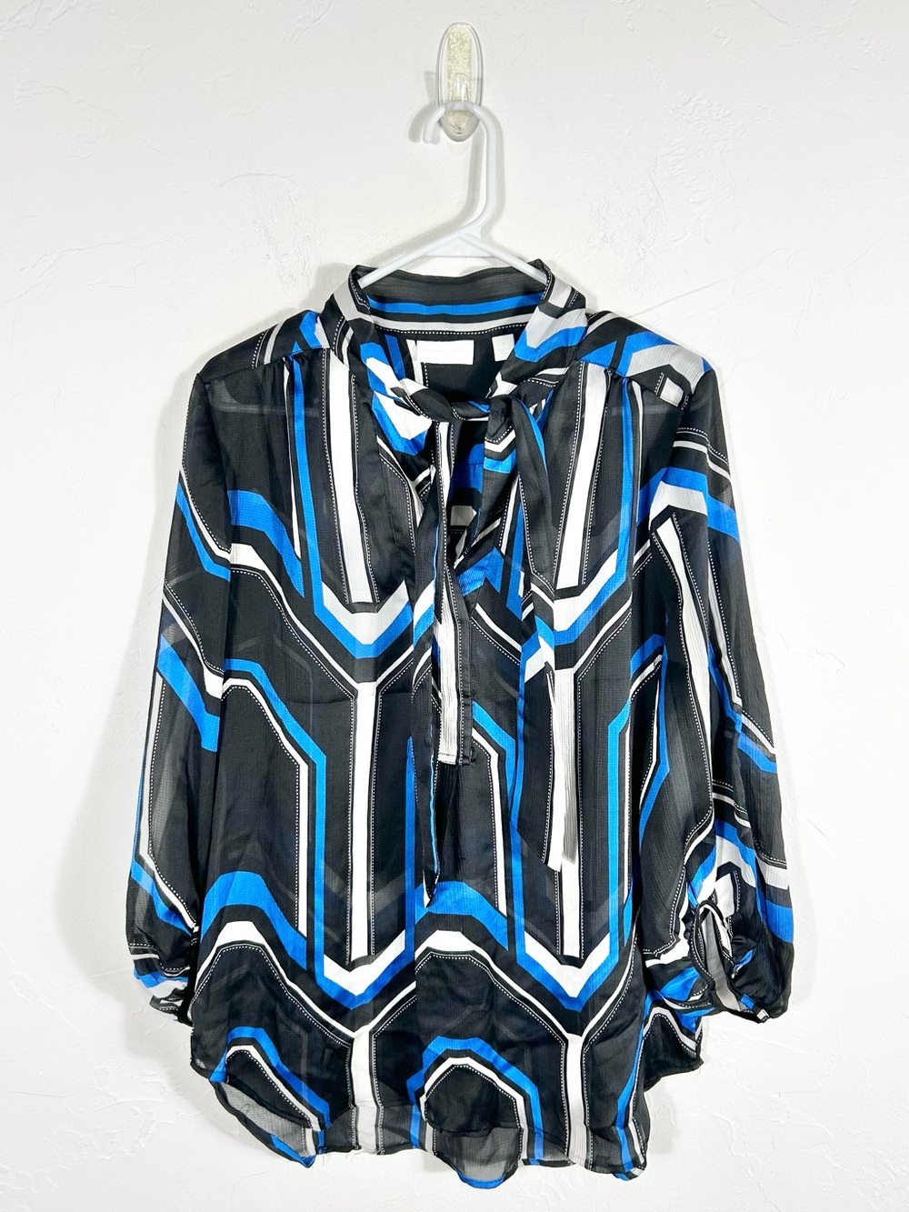 New York & Company Black Blue Geometric Abstract Tie Neck Chiffon Blouse